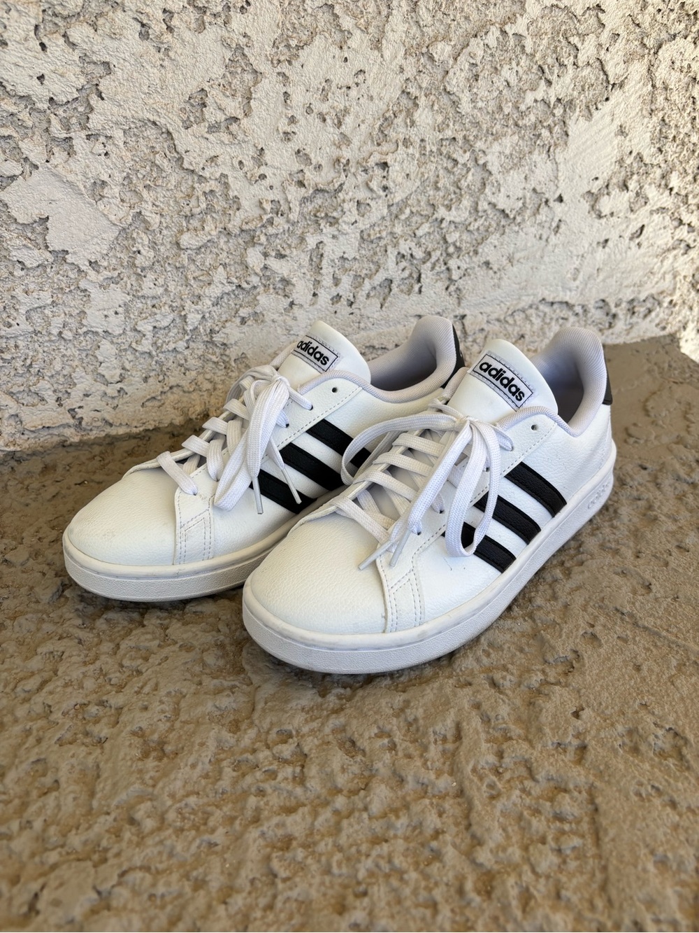 Adidas HWI 28Y001 Cloudfoam Advantage Women’s White Black Sneakers Size 8